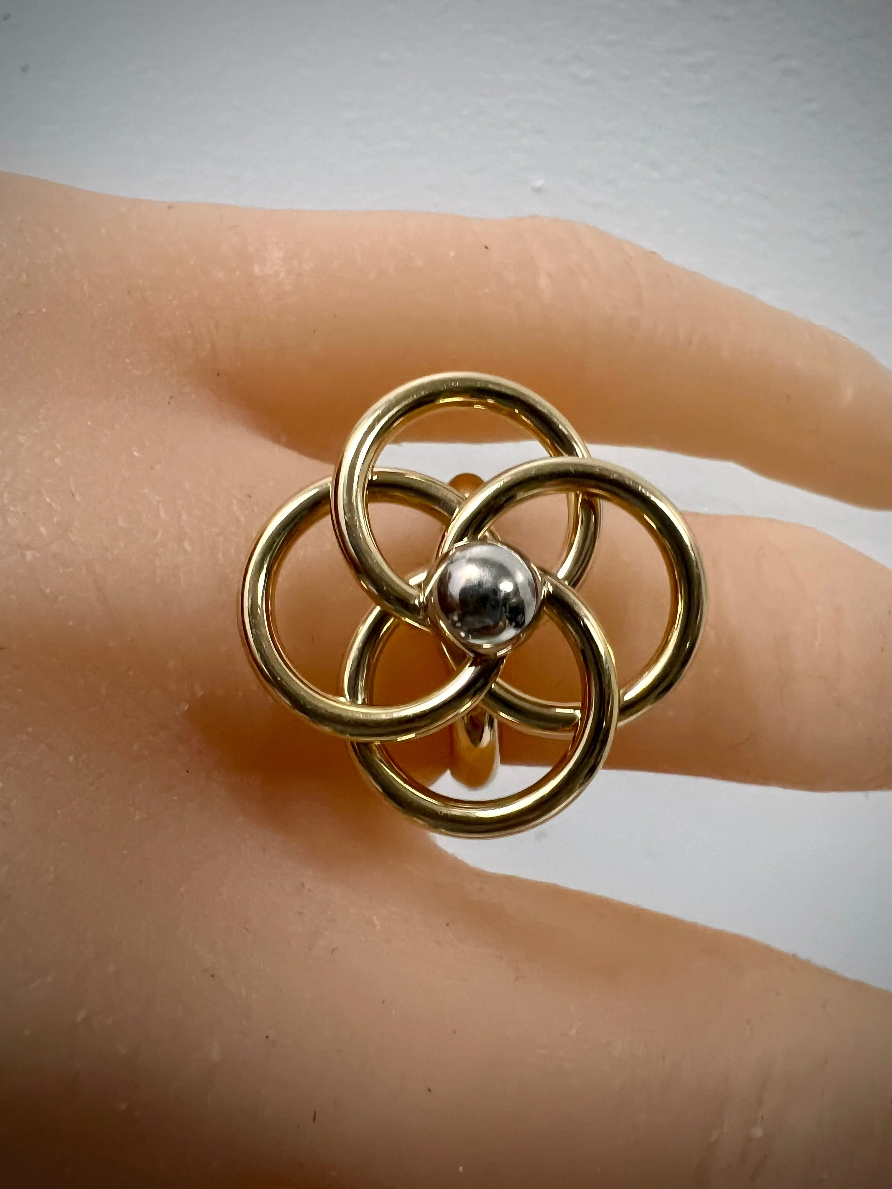 10k yellow gold rosette ring