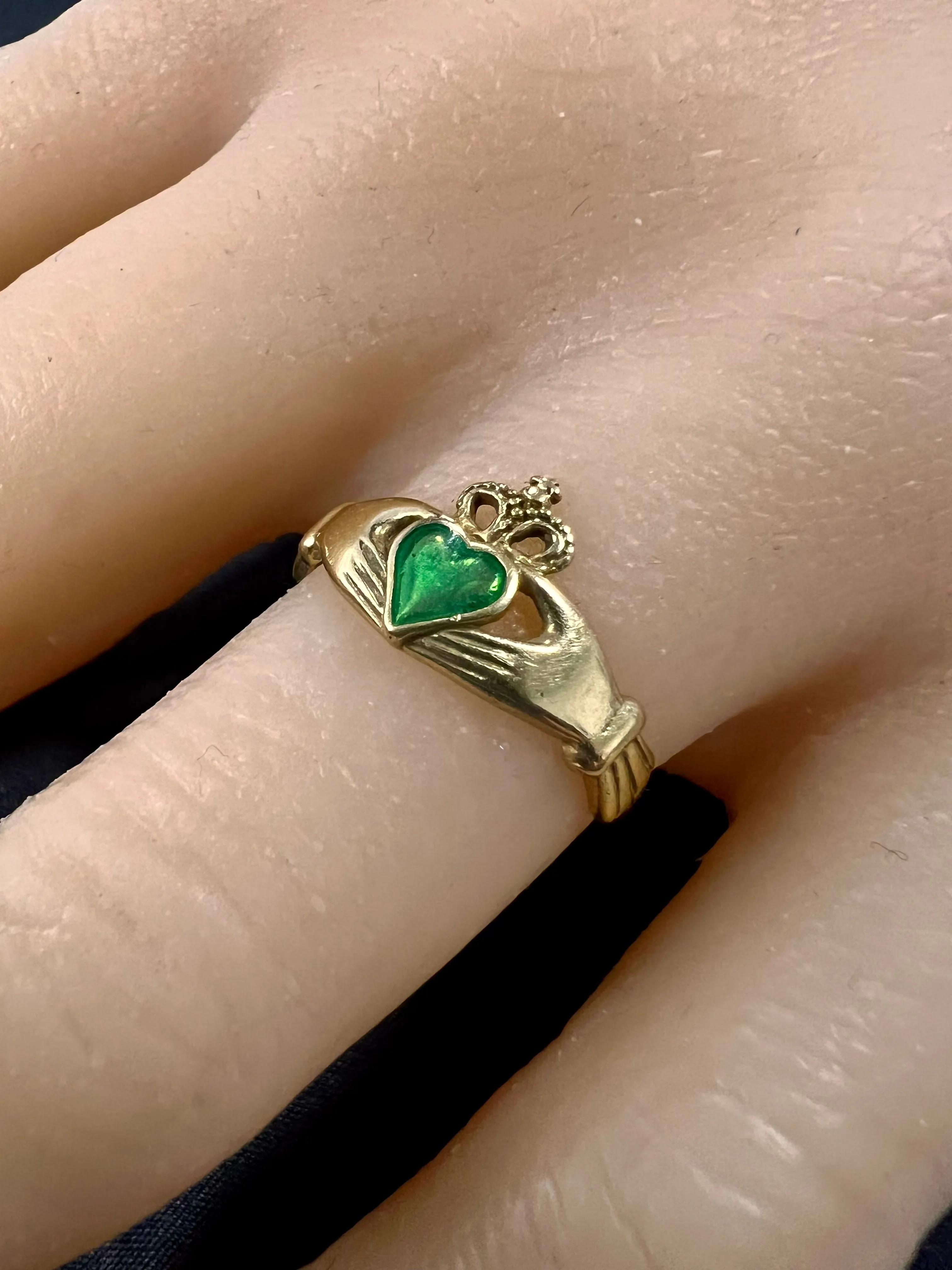 14K Yellow gold green heart claddagh ring