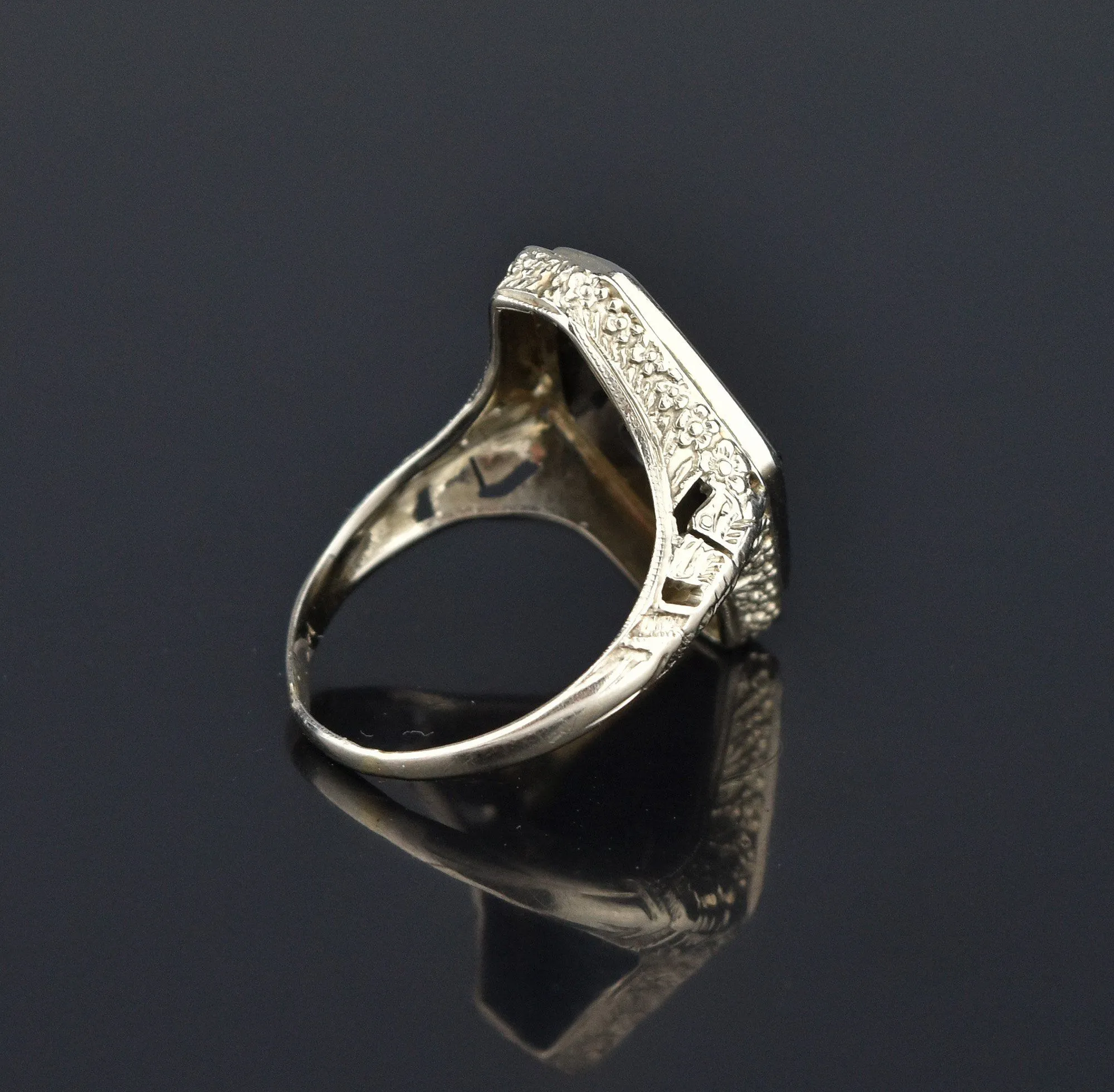 Art Deco 18K White Gold Diamond Black Onyx Ring