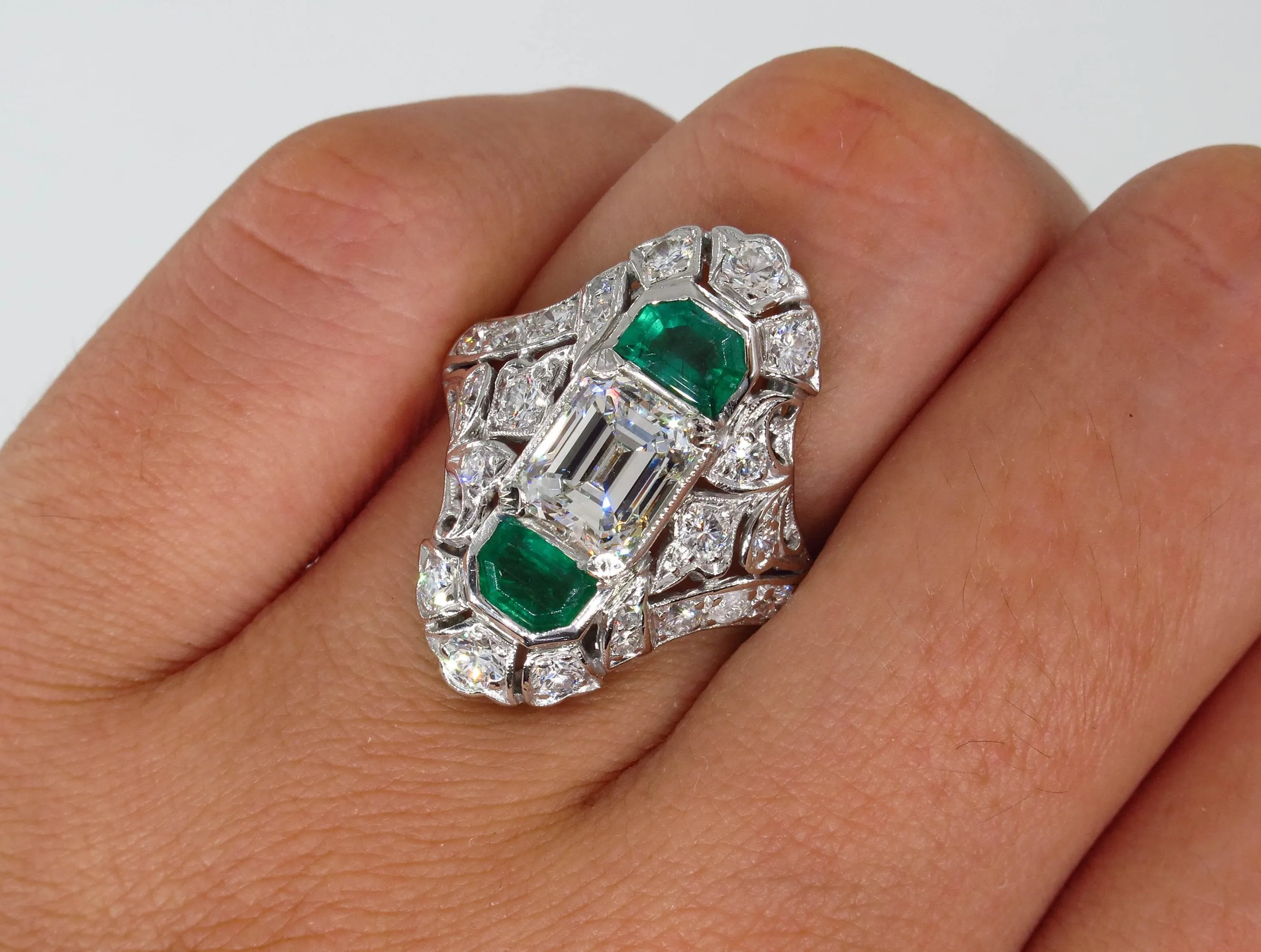 Art Nouveau 4.00ctw GIA H-VS2 Emerald Cut Diamond Platinum Ring