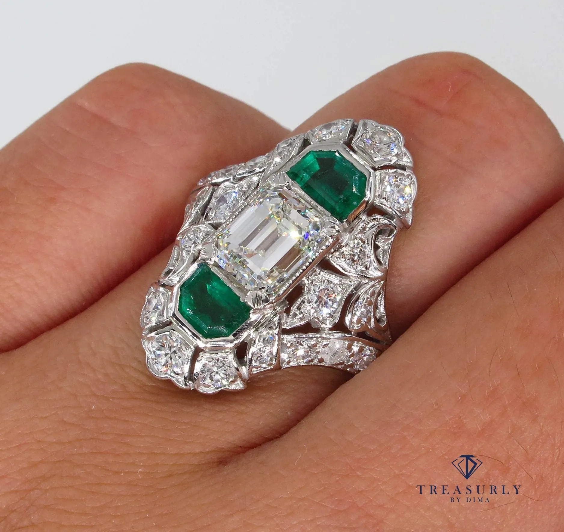 Art Nouveau 4.00ctw GIA H-VS2 Emerald Cut Diamond Platinum Ring