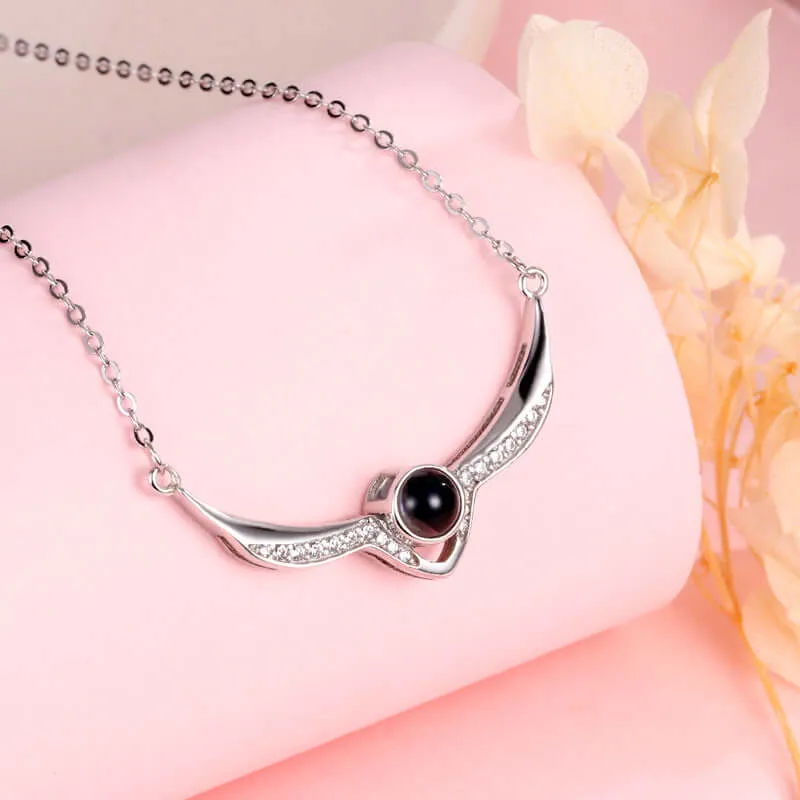 Female Angel Wings Diamond Projection Necklace