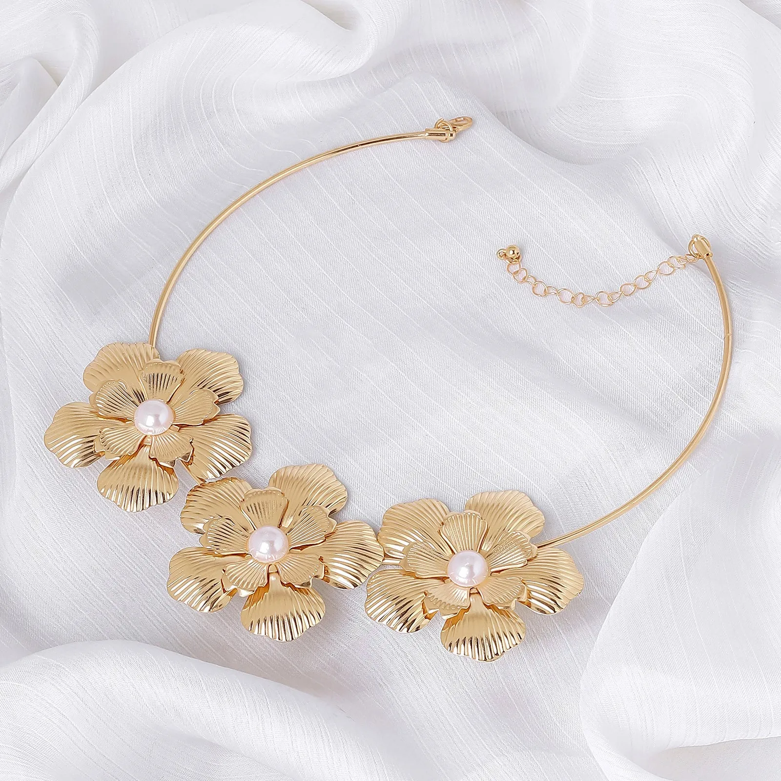 Gloxinia Floral Gold Necklace