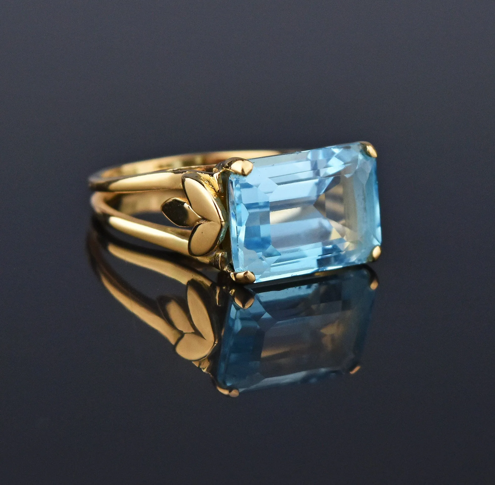 Heavy Vintage 18K Gold Blue Topaz Ring