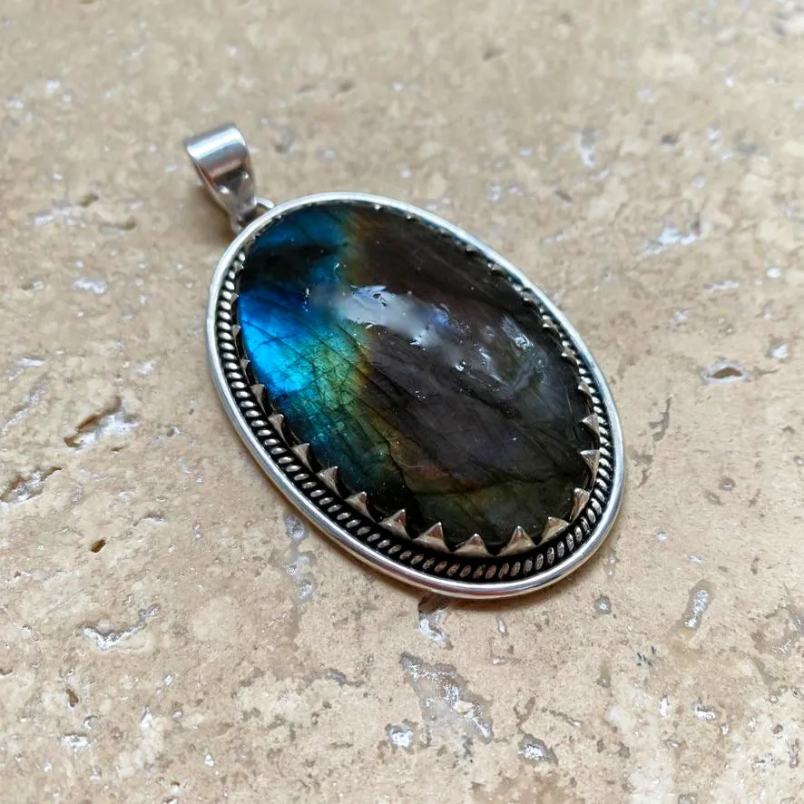 Labradorite Pendant - Anjali