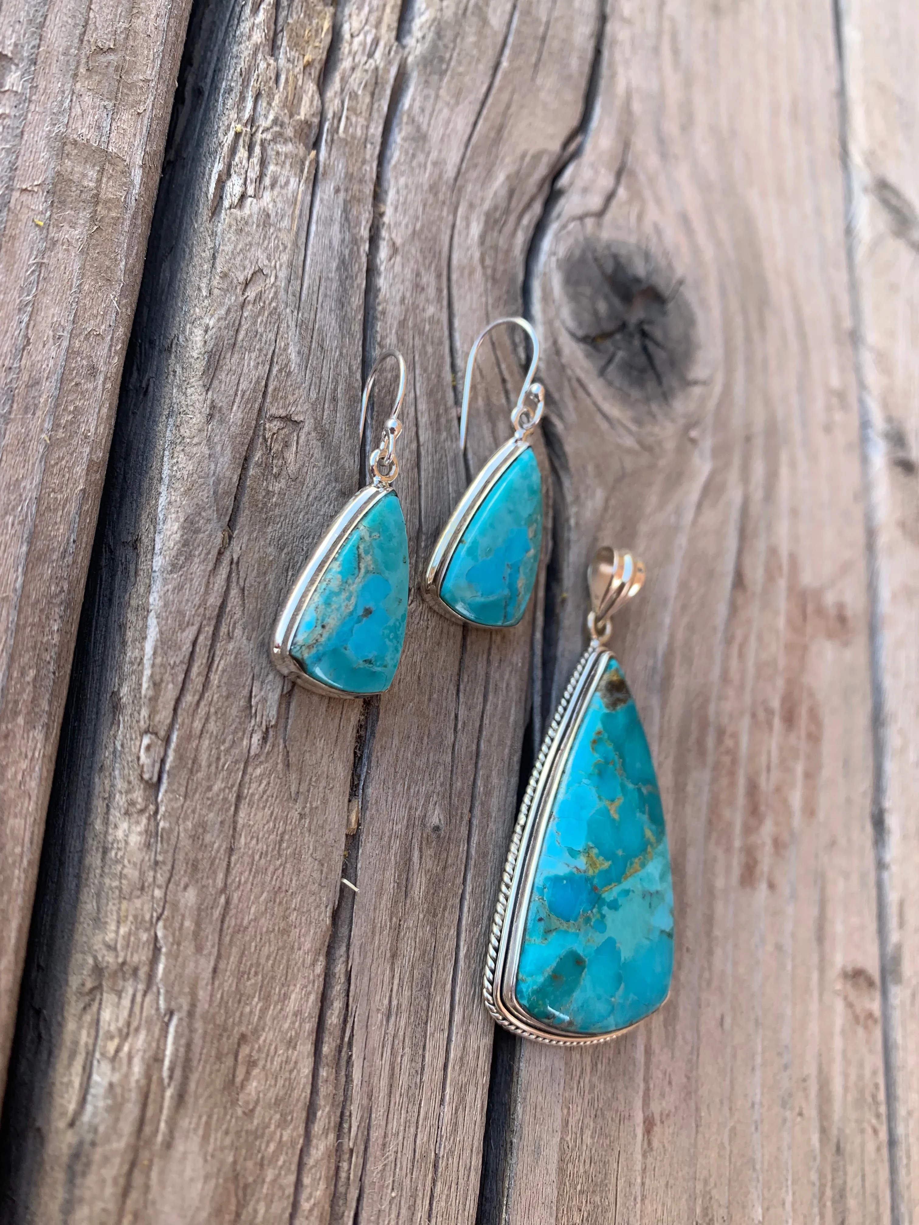 Turquoise pendant & earring set