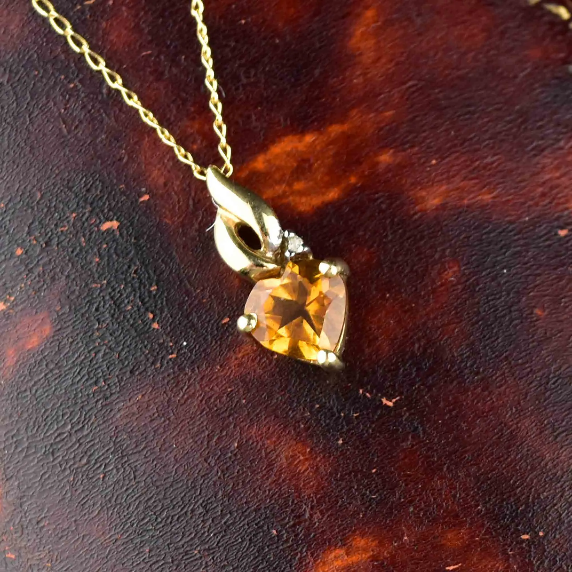 Vintage 10K Citrine Heart Pendant Necklace