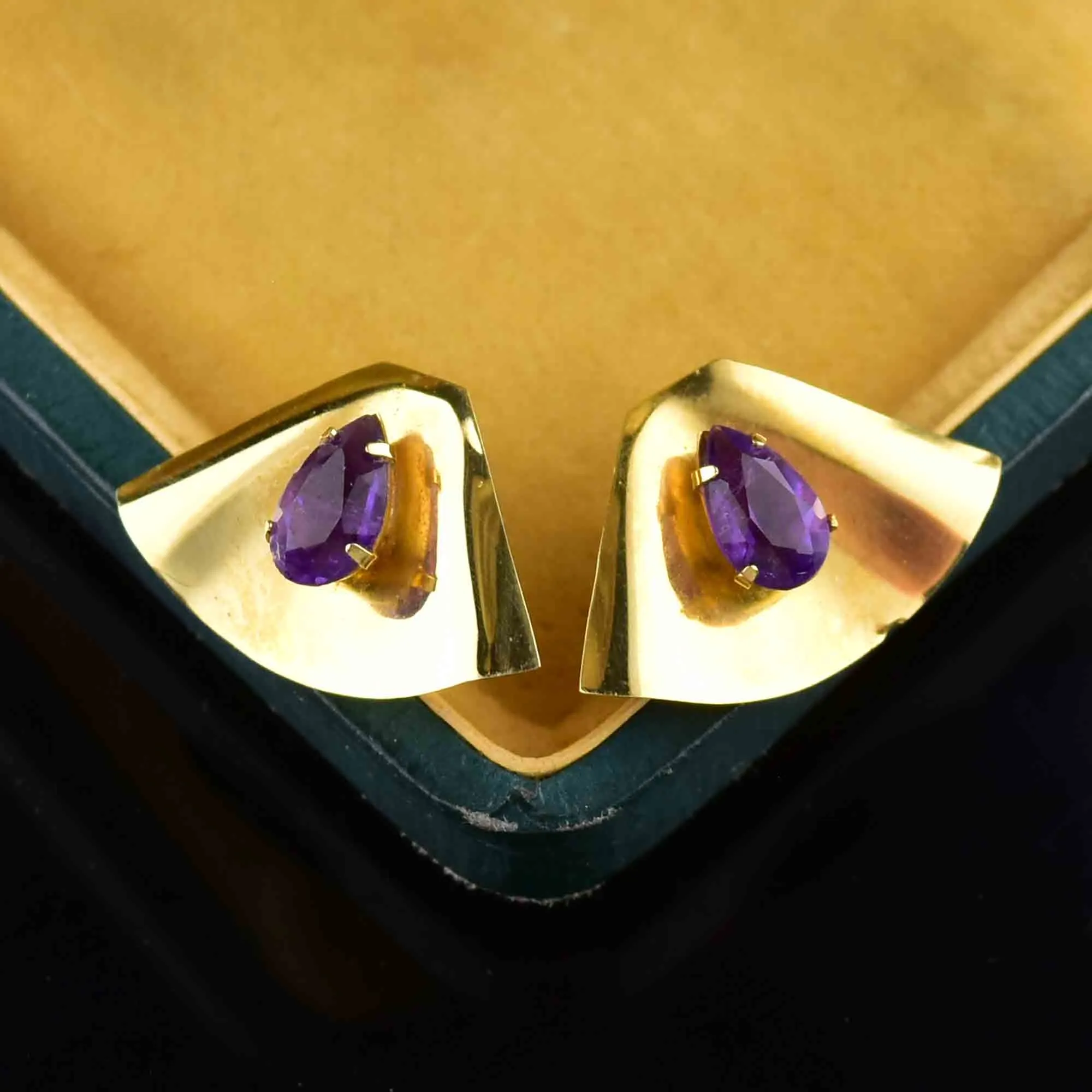 Vintage 10K Gold Fan Amethyst Stud Earrings