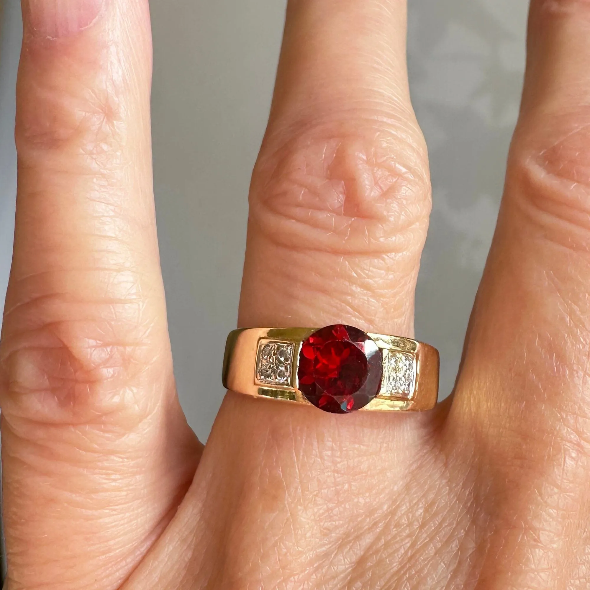 Vintage 18K Gold Diamond Accent Garnet Ring Band