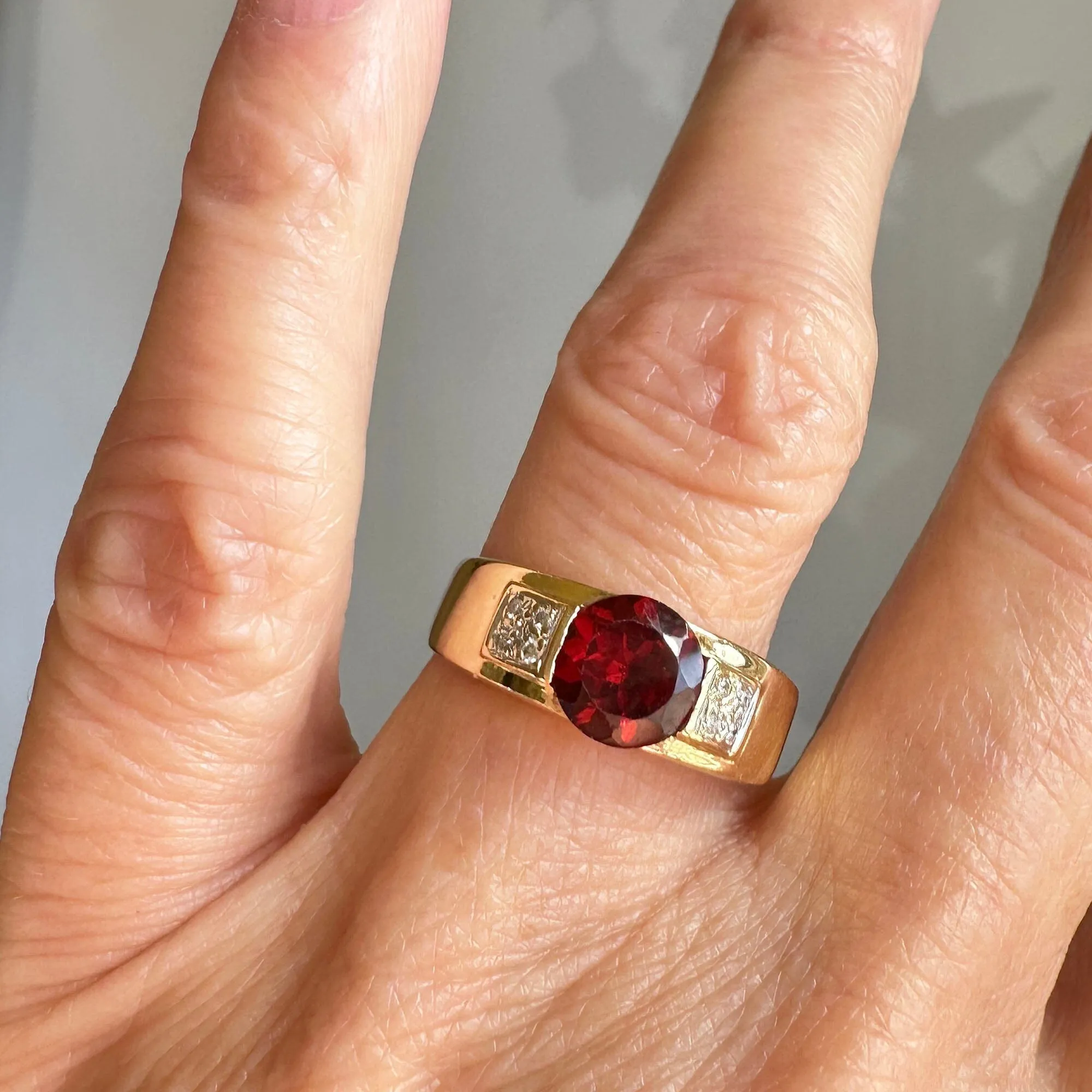 Vintage 18K Gold Diamond Accent Garnet Ring Band